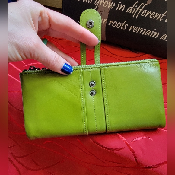 Leather Wallet. Light olive green color - Picture 4 of 16